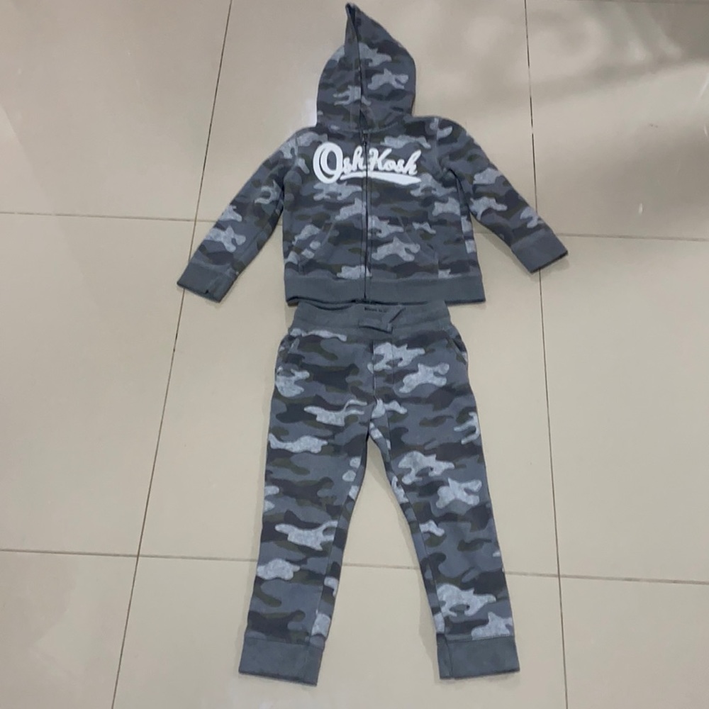Oshkosh boy’s matching set